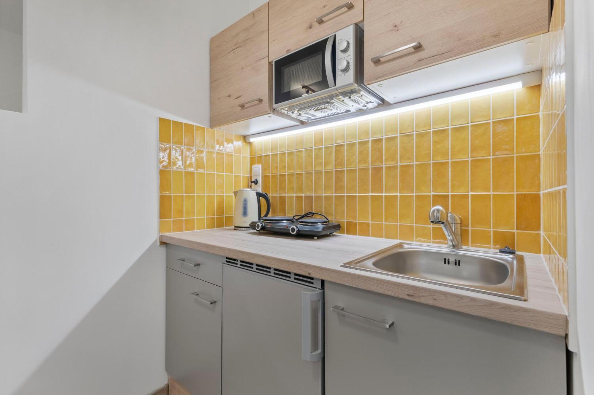 Garden Haven Studio In Old Town Bratislava Exterior photo